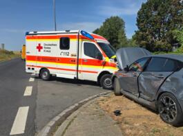Unfall mit Rettungswagen in Mainz-Ebersheim | Foto: BYC-News | Thorsten Lüttringhaus