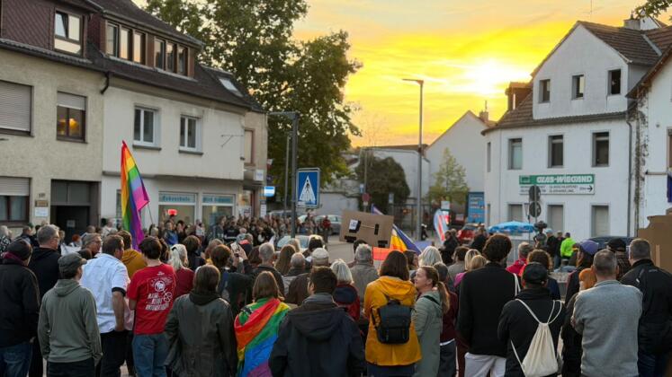 Afd-d&auml;mmerschoppen und gegendemo in mainz-mombach | foto: byc-news