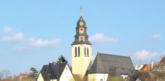 Kunstinstallation in der Herz-Jesu-Kirche in Kelsterbach