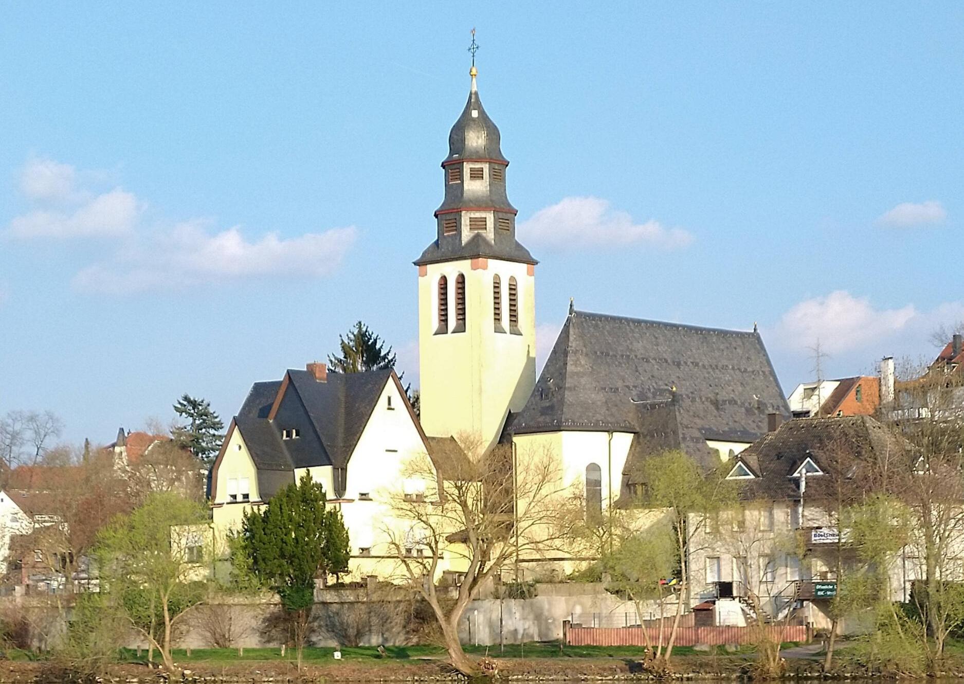 Herz-Jesu-Kirche in Kelsterbach Kunstinstallation in der Herz-Jesu-Kirche in Kelsterbach