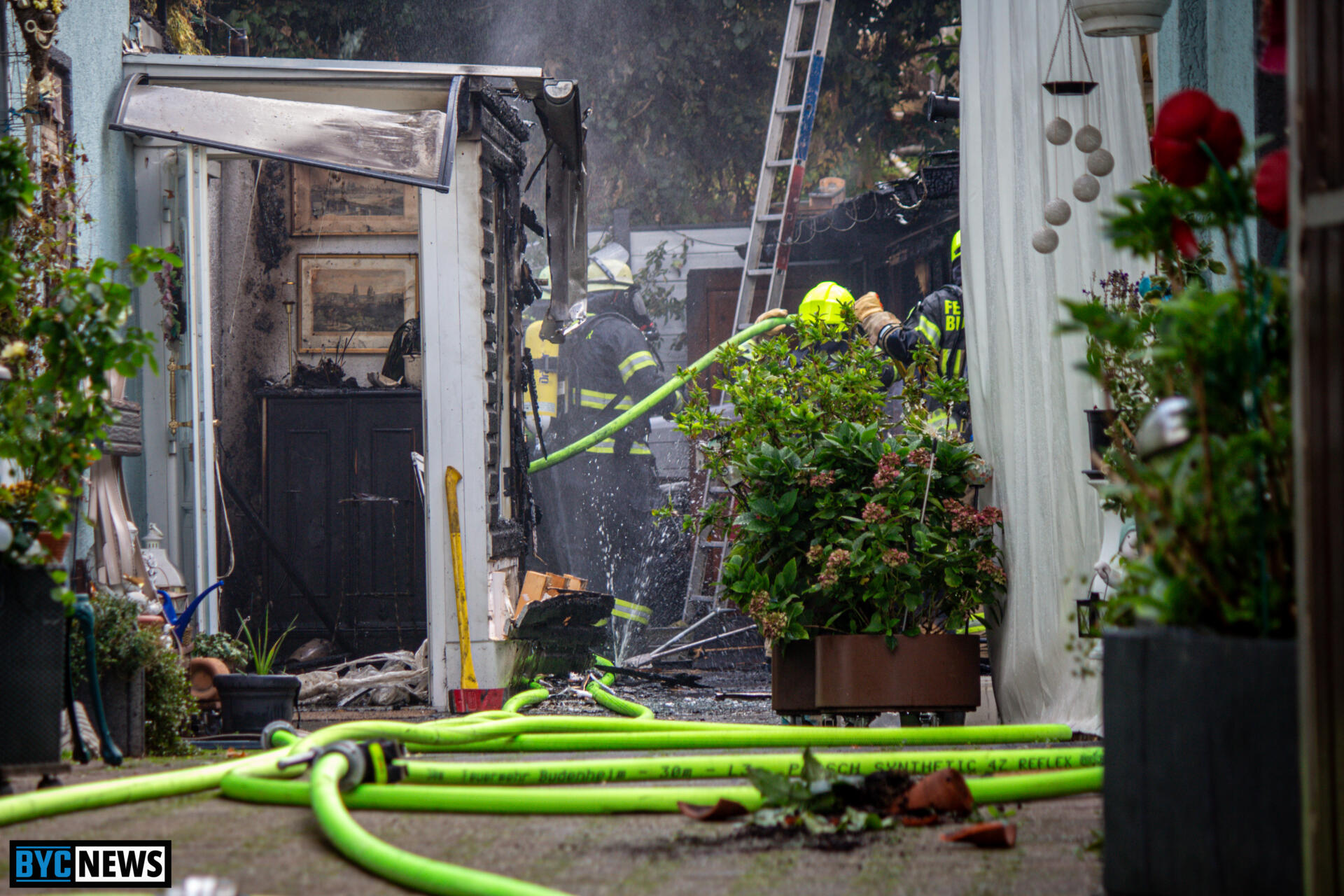 Foto: BYC-News Brand in Budenheim: Vollbrand sorgt für Feuerwehreinsatz