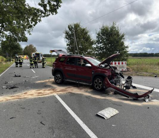 Schwerer Unfall in Aurich-Brockzetel fordert sieben Verletzte