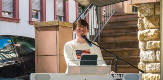 Leopold Guntrum beim Marktplatz-Konzert in Oppenheim
