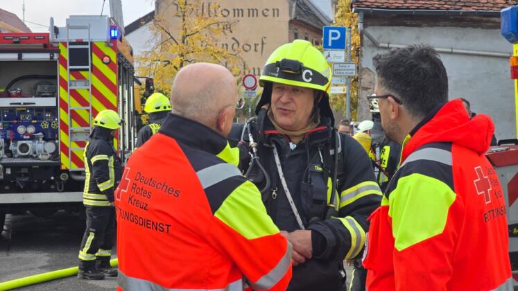 Feuerwehreinsatz in nierstein-schwabsburg | foto: byc-news | thorsten l&uuml;ttringhaus