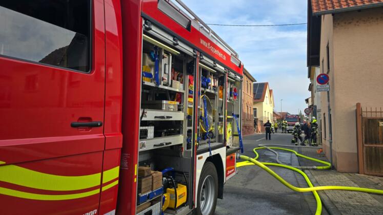Feuerwehreinsatz in nierstein-schwabsburg | foto: byc-news | thorsten l&uuml;ttringhaus