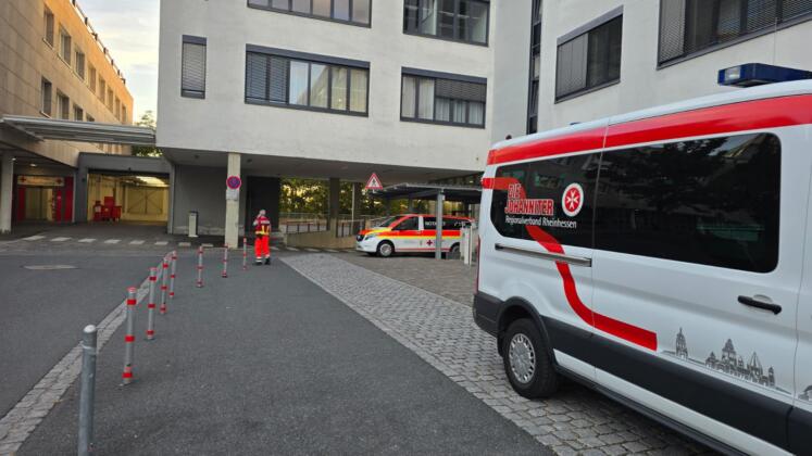 Aktuell: großeinsatz wegen stromausfall in der uniklinik mainz Einsatz in der uniklinik mainz | foto: byc-news | thorsten lüttringhaus